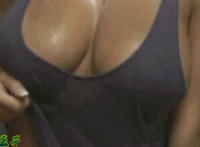 男女x邪恶傉动态图：胸模大赛现场图片