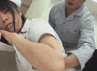 男人和美女睡觉亲热：我就蹭蹭不进去