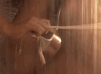 强型扒奶动态图：我可以摸你胸吗