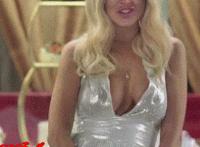 美女被叉叉的动态图美女图片大胸：动漫禁图 萝莉受辱