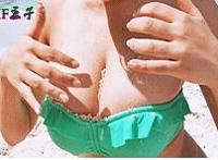 女澡堂里的男搓澡工：色你妹gif动态图片