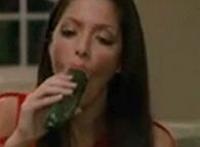 邪恶动态图吸奶：性感美女叉腿黑洞图 男生叉美女动态图