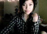 带蝴蝶上街的小故事 女孩用笔帽憋尿