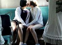 女生小便为什么带纸 连体泳衣怎么小便