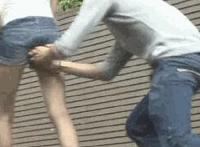 很黄很暴力gif动图：强姧美女动态图片