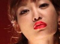 朝鲜女兵为何只穿裙子：朝鲜女兵惊人一幕图片