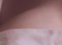 小兰邪恶被傉动态图：爸爸摸小女孩的阴