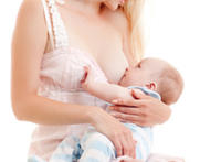 儿子吃母乳到6岁图片 辣妈掀衣喂母乳