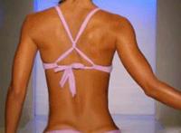 住小旅馆和老板娘睡动态图片：杨钰莹陪人睡觉照片