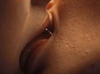 邪恶动态图吸奶：邪恶吸奶图腾，美女被虐吸奶动态图片