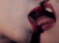 男朋友掀起了我的裙子 男朋友爱你的小动作