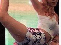 被男友强上的过程gif： 男友在教室揉胸