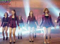 搞笑邪恶动态图：男宠跪趴侍寝文 侍妾跪着侍寝