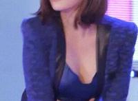 ooxx邪恶傉动图：美女香蕉自蔚图片