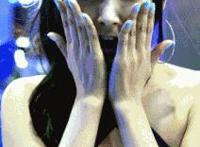 女人含男人机机照片动态图片：啤酒加味精给女人喝