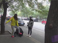 游坦之舔阿紫的脚照片 跪舔女神综合图片