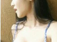 两女一马 昨晚我捅错了洞 把妹子b抠出水了图片