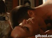 老公吃奶的动态图：男人吃奶图片库 老公吃奶视频片段