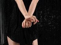 我可以为他吹箫动态图：秒拍我可以为他吹箫 任盈盈 吹箫 女主