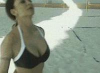  掀起裙子直接干 妹妹掀开裙子让我添 