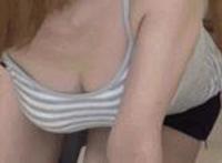 大胸妹子怎么穿衣:大胸妹子动态图