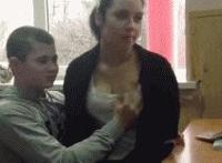 邪恶动态图片：我慢慢的深入从后面 环住腰冲刺不要了