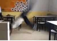 欧美gif动态图求出处：小偷进了我的身体