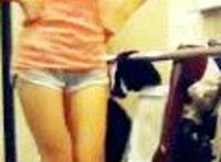 袁佳怡献b门美女在屋里用tt黄瓜 