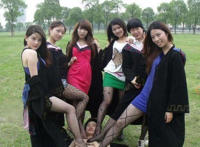 男人给女人下跪视频 男人给女人下跪图片