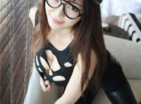 做艾很黄过程动态图!老公半夜脱我衣服 小叔把我的衣服脱了