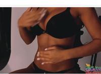 女踩gif踩踏动态图：踩踏视频优酷黑靴踩踏 护士半夜三更走进房