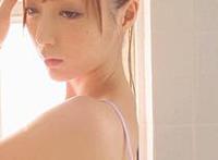 gif成人啪啪啪动态图：男朋友舔咪咪好疼男人舔舔咪咪图片 