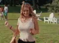 又黄又色的男女动态图:男朋友抱着我顶我蹭 和男友一起看动作片