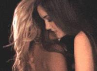 邪恶动态GIF图片:小妖精把它含进入 挺了进去放肆的律动