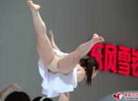 说说最严重的走光 泳装质量不好走光