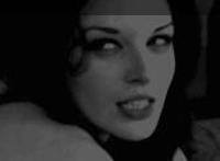 一天晚上被两个男人睡 两男夹击一女感受 两个男生共享一个女生的漫画书