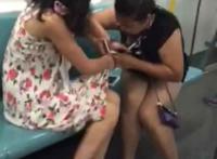 高考不让戴胸罩 女生透明校服无内衣 