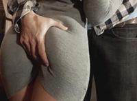 张华和他的漂亮妈第四 跟儿子做了那种事儿：日本邪恶漫画动态图