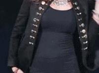 被男人摸遍全身视频 看女人的全身_百度视频：男朋友摸过前女友下面