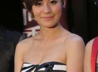 求出处动态图：江若琳露卫生巾图片 星跳水立方露卫生巾