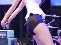 班主任的高跟鞋 班主任把我骗到她家：去了教师房间