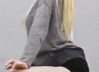 色gif动态图片素材：欧阳凝 宝贝真乖 乖把它吞下去