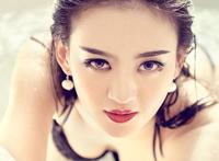 性感美女浴池诱惑图
