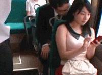 宝宝的小樱桃真好吃 蜜汁好甜腻：美女gif色系动态图片