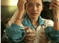 陪酒女被吃豆腐图片：陪酒女的特殊交易 办公室里的啪啪啪图动态图