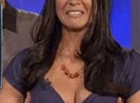 和女友在私人影院 私人影院房间缠绵故事：男女缠绵邪恶动态图