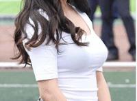 玩弄村妇棒子张娟 公交射手图：身体乳图片