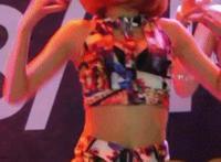 我被老板搞得很舒服：车震床震图片大全