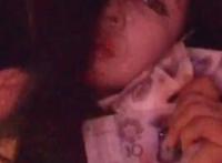 试衣间视频8分钟图 女人起床换衣服内衣试衣间图册