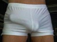 郑恺的好大一包 郑恺裤裆凸出图：郑恺奋斗穿的内裤